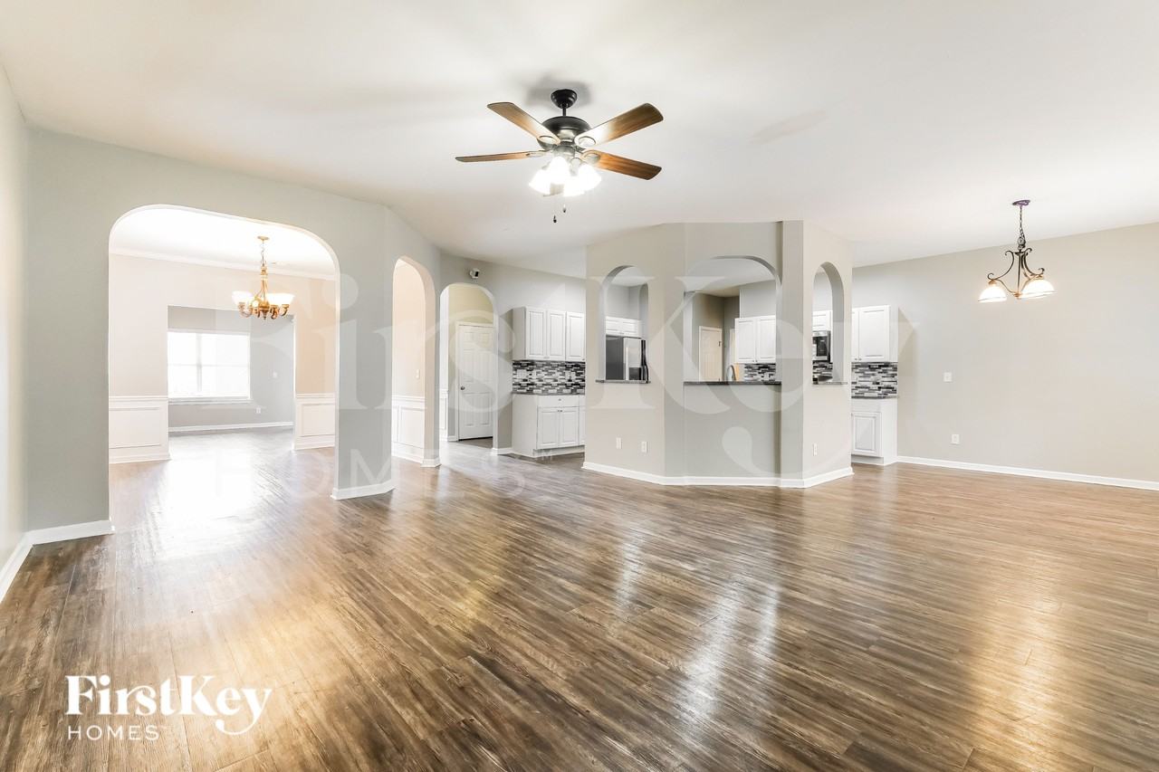 7864 Wrotham Cir - Photo 3 of 19