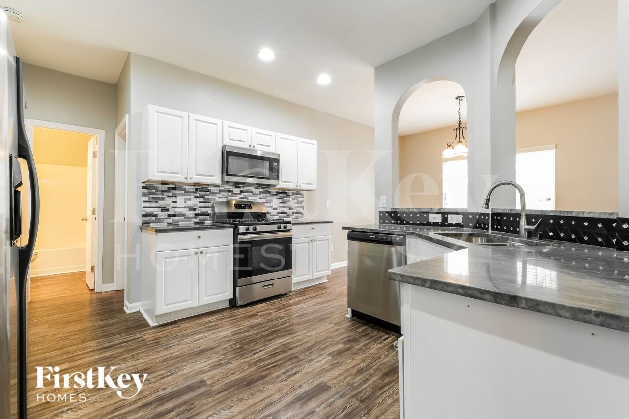 7864 Wrotham Cir - Photo 6 of 19