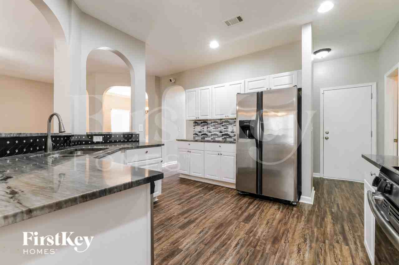 7864 Wrotham Cir - Photo 7 of 19