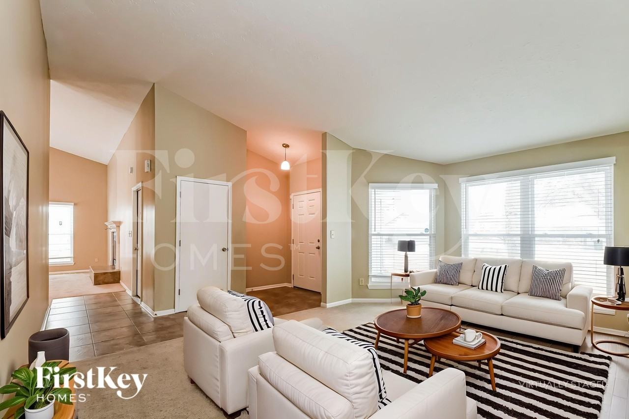 7427 Cobblestone West Dr - Photo 4 of 18
