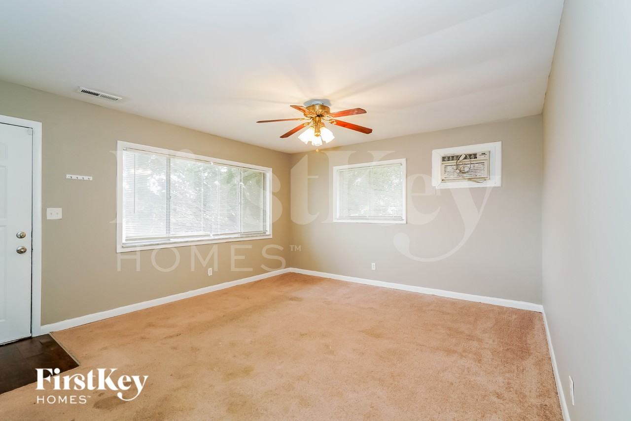10408 Bradbury Dr - Photo 4 of 18