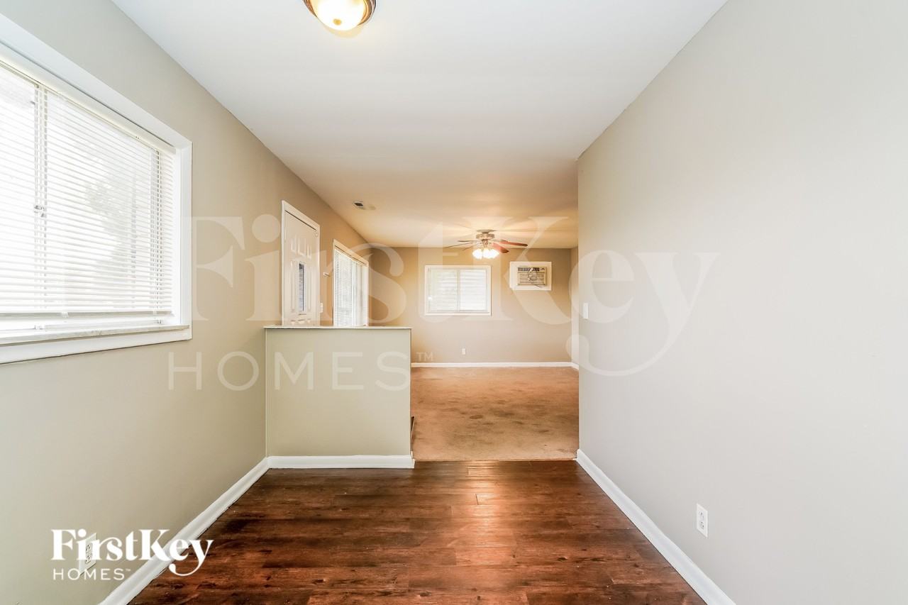 10408 Bradbury Dr - Photo 5 of 18
