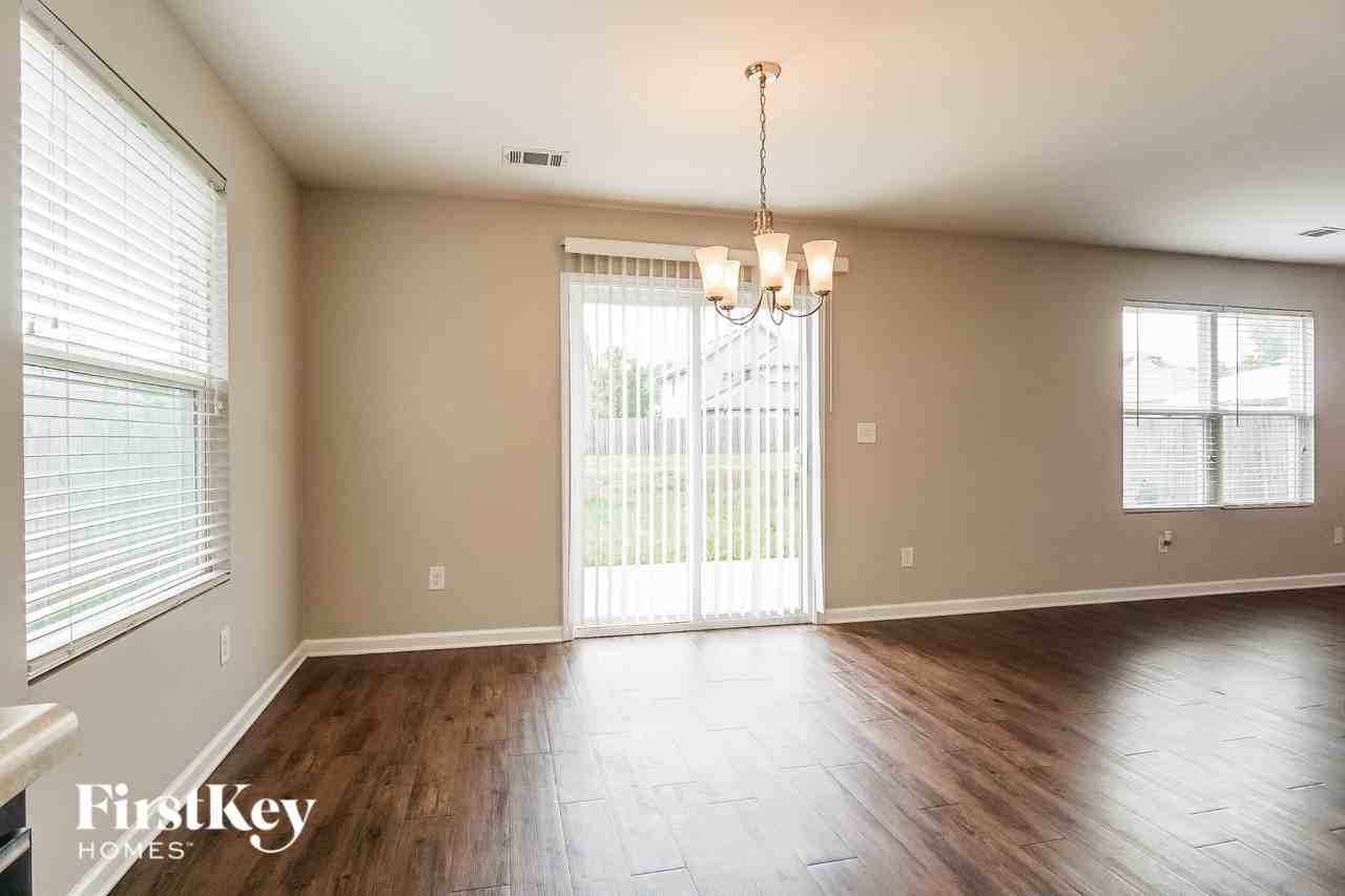 4778 Woodford Cir - Photo 4 of 15