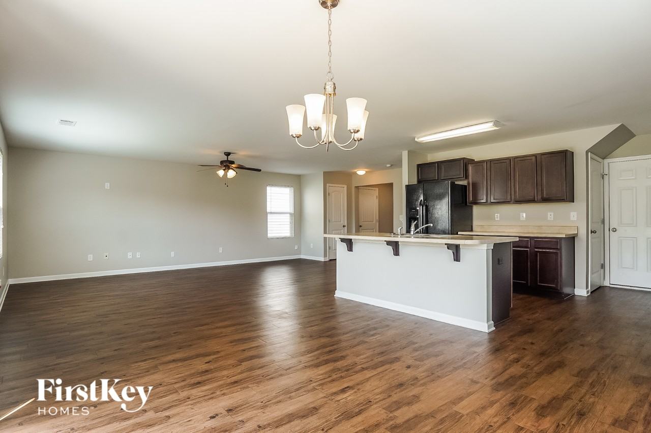 4778 Woodford Cir - Photo 5 of 15