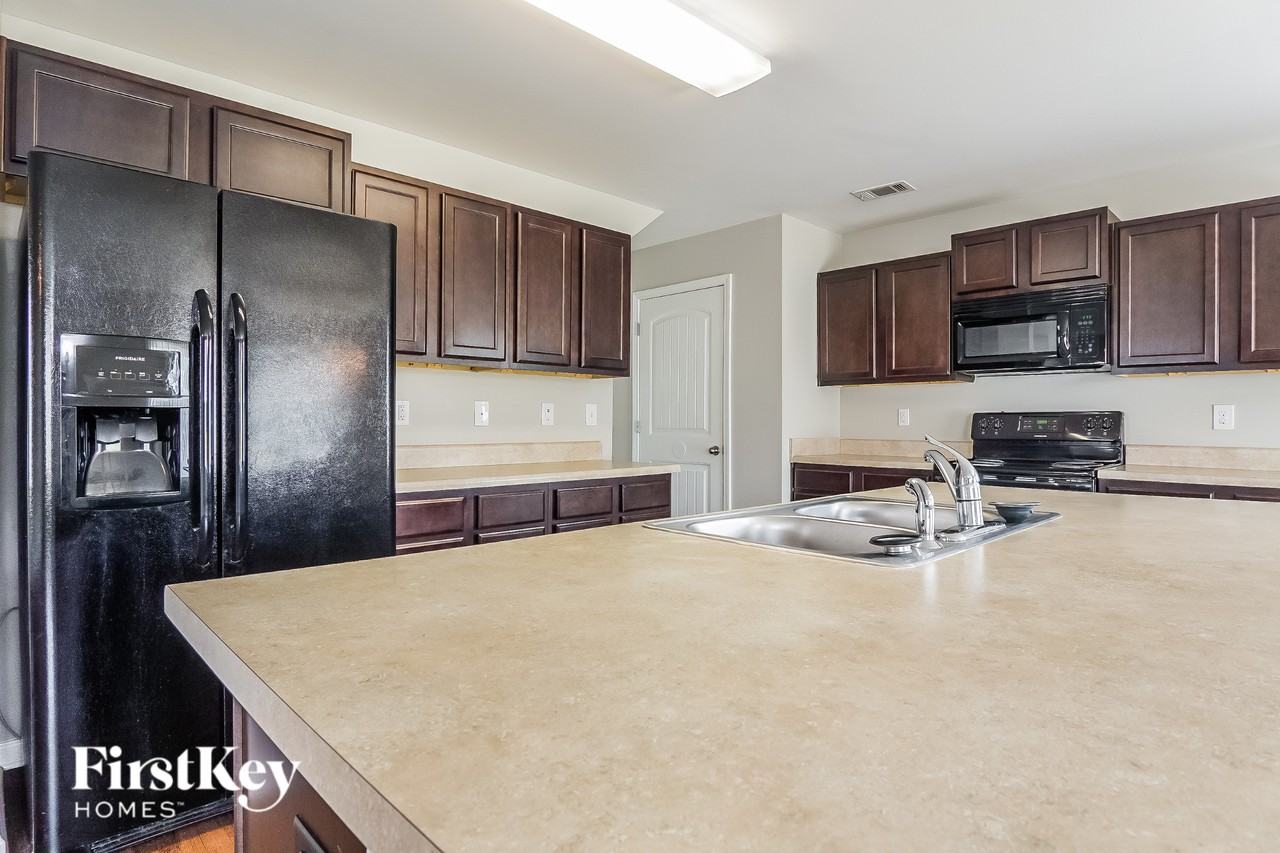 4778 Woodford Cir - Photo 6 of 15