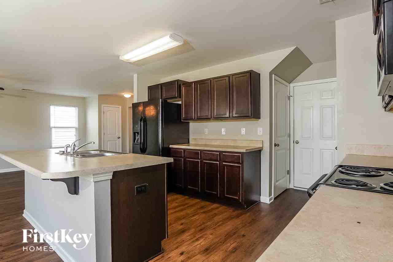 4778 Woodford Cir - Photo 7 of 15