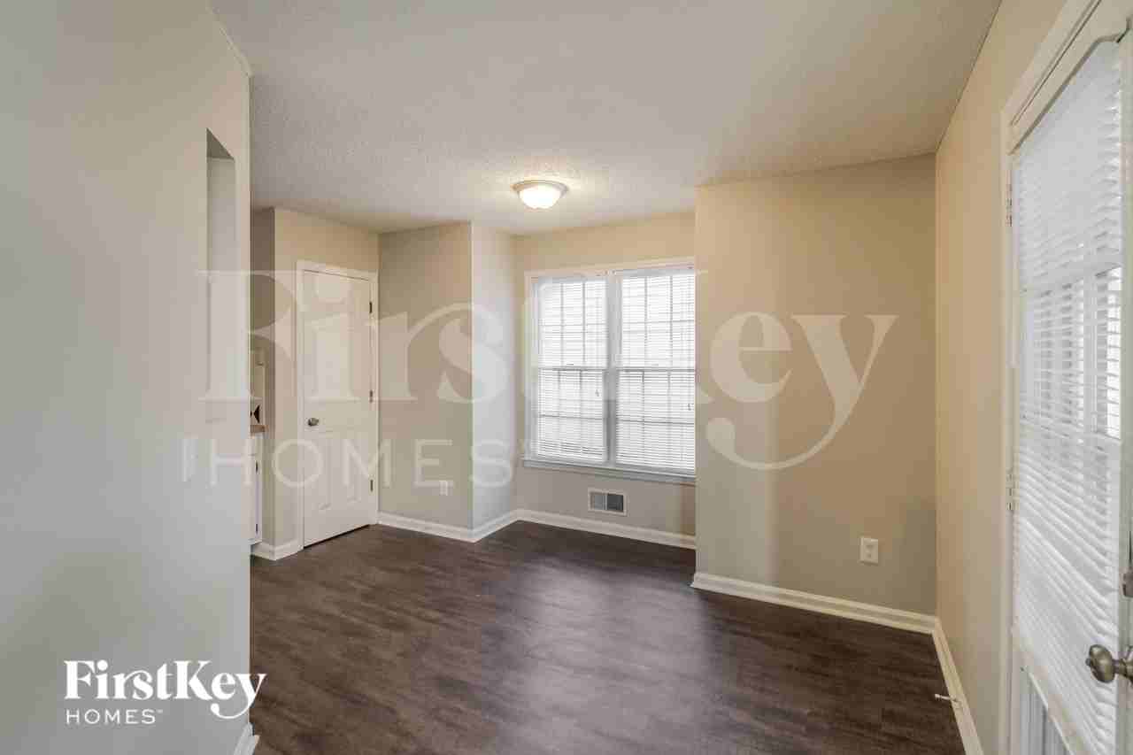 4725 Diggers Way - Photo 5 of 19