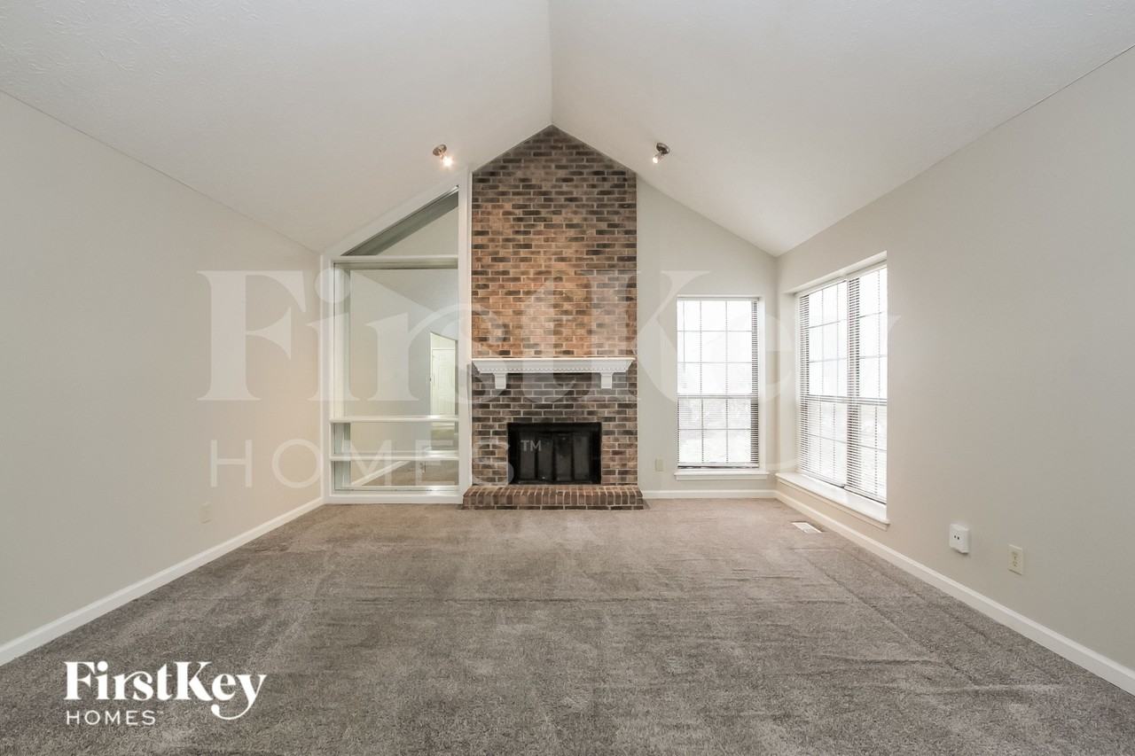 4496 Braemar Dr - Photo 2 of 18