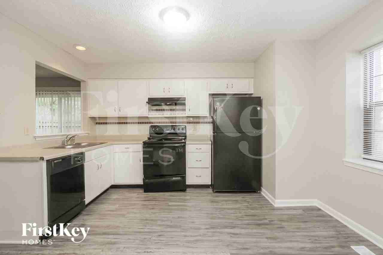 4496 Braemar Dr - Photo 6 of 18