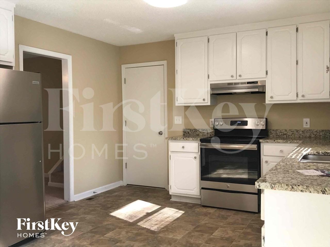 3675 Sharon Dr - Photo 5 of 10