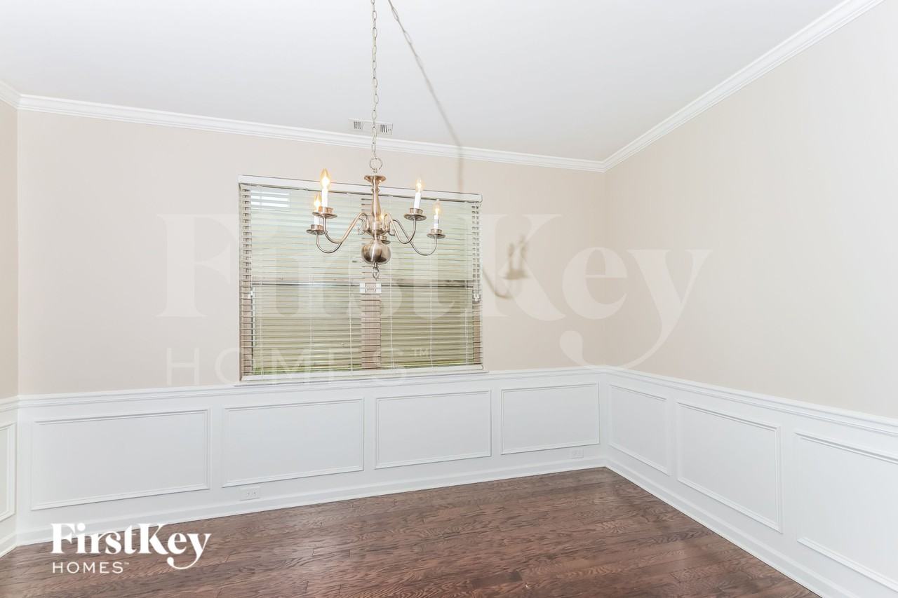 356 Madison Grace Ave - Photo 4 of 16