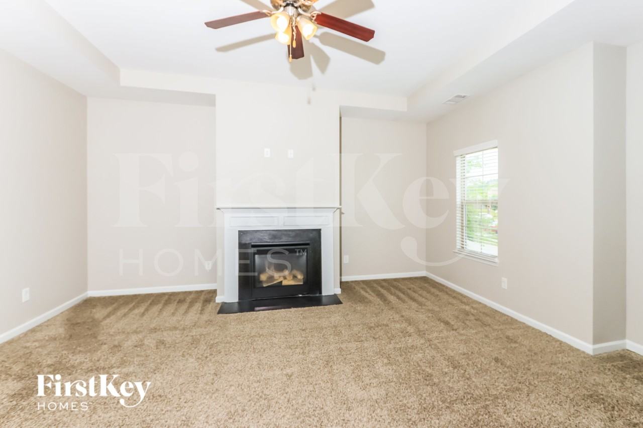 356 Madison Grace Ave - Photo 7 of 16