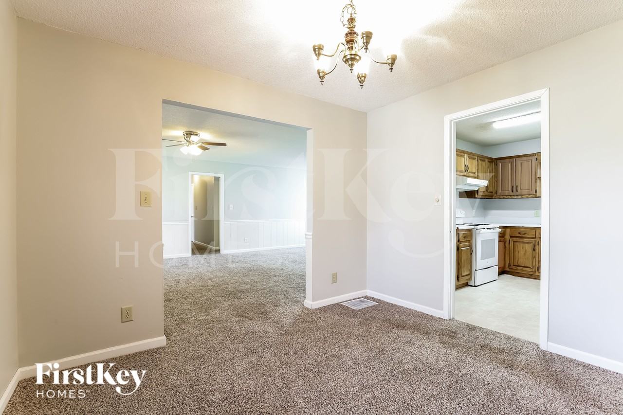 2770 Quillians Dr - Photo 5 of 16