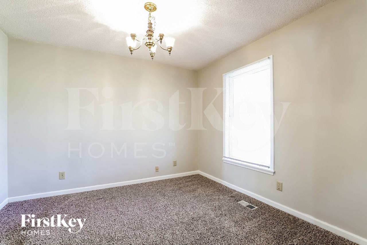 2770 Quillians Dr - Photo 6 of 16