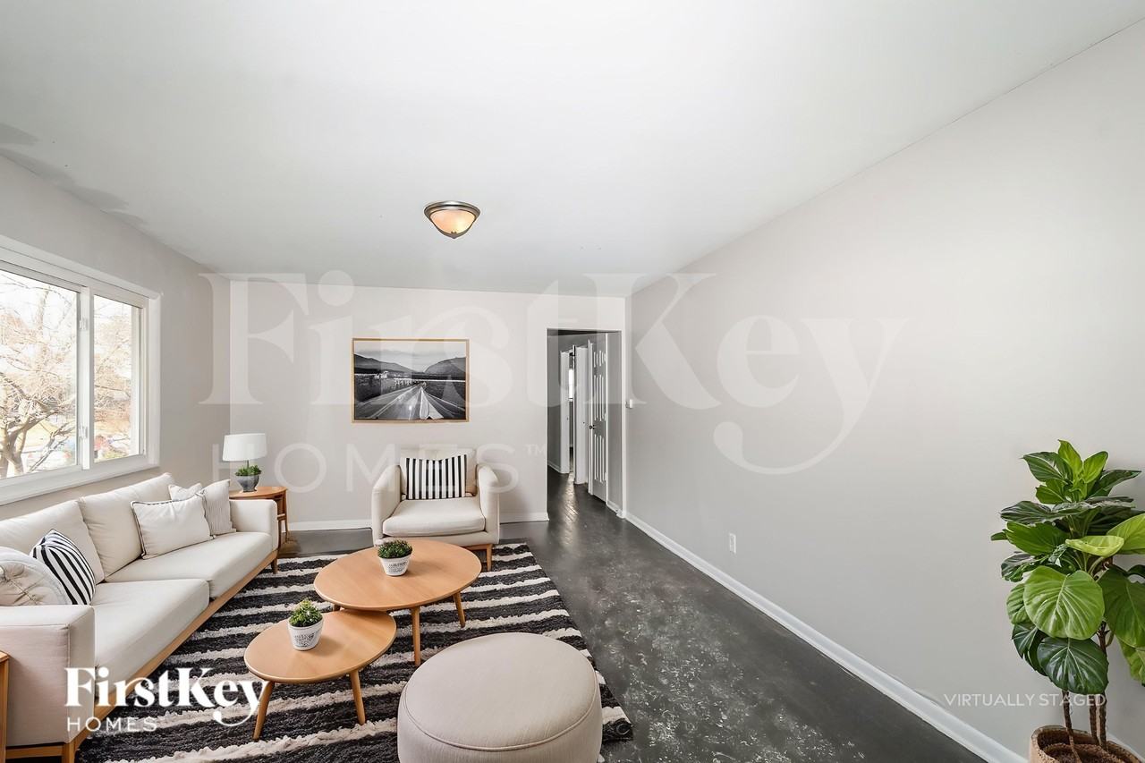 2531 Boulevard Pl - Photo 4 of 18
