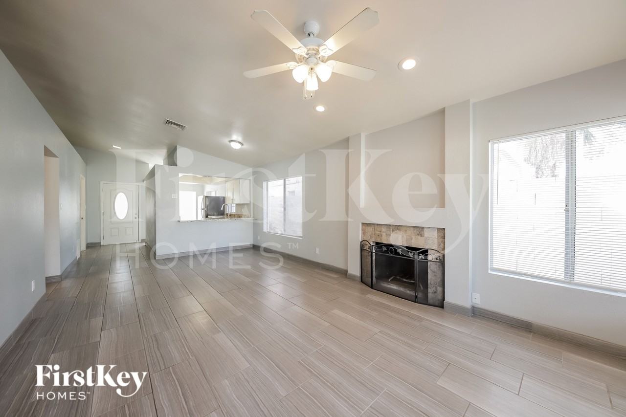 23818 N 38th Ave - Photo 3 of 18