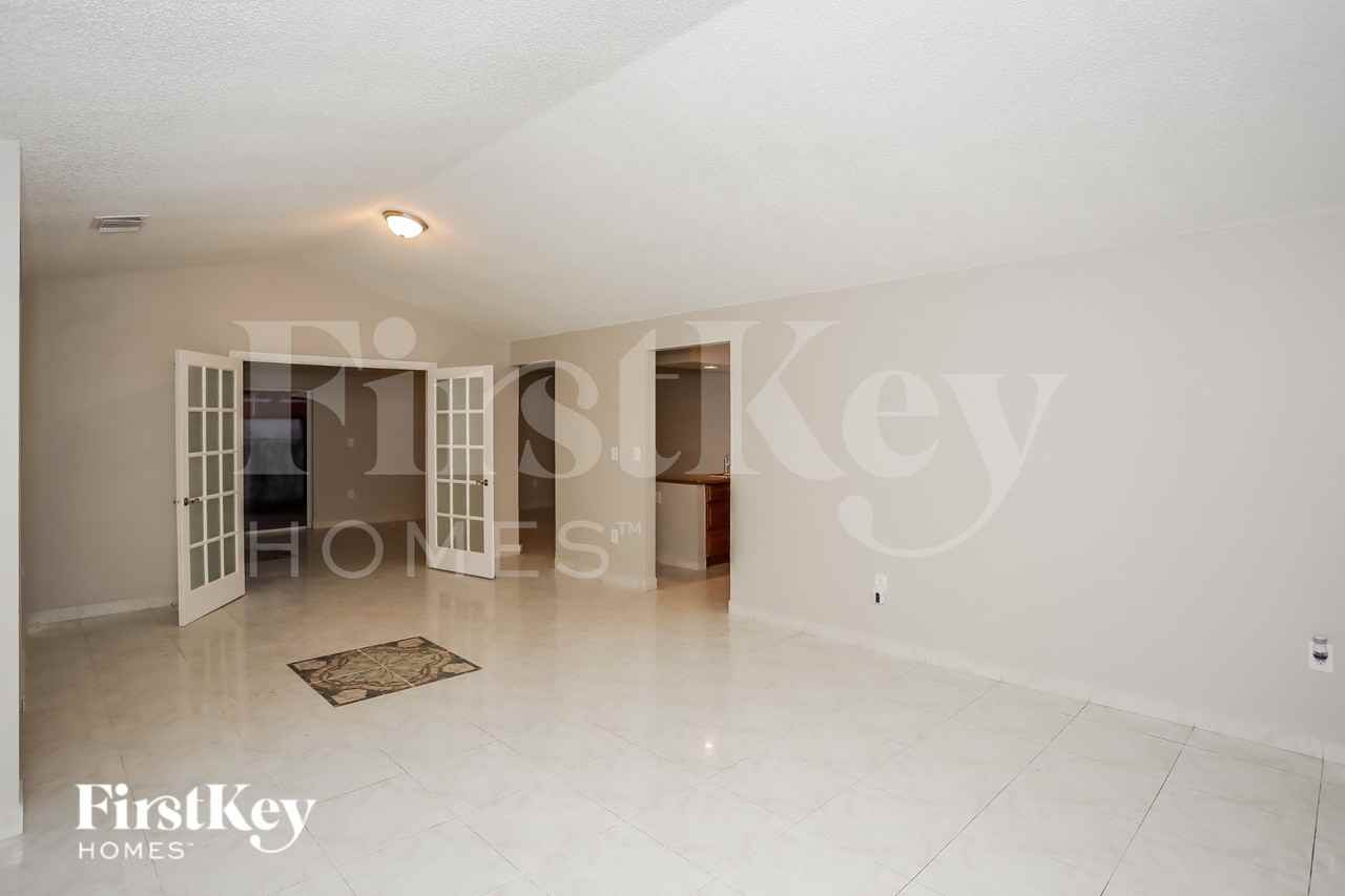 13710 Swterrace - Photo 4 of 19