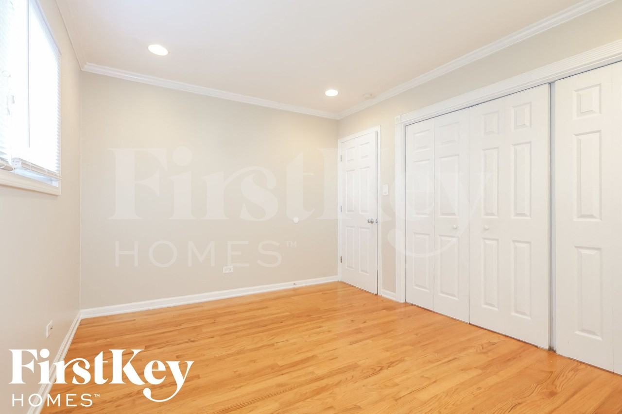 122 E Lincoln Ave - Photo 7 of 15