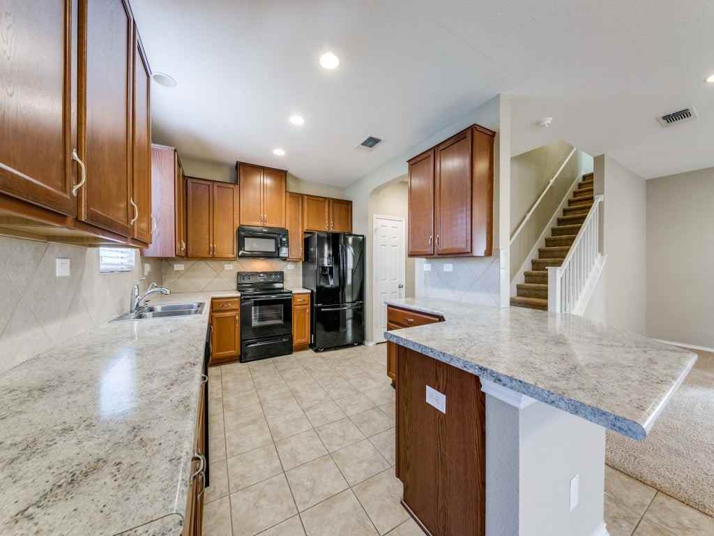 2607 Green Leaf Way - Photo 4 of 12