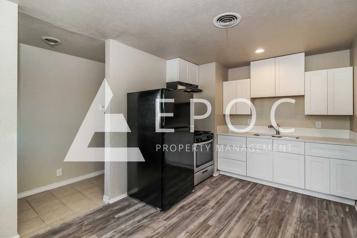 205 Loch Lomond Dr - Photo 3 of 15