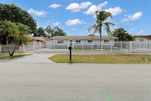 featured image of 11740 Sw 182nd Ter #O