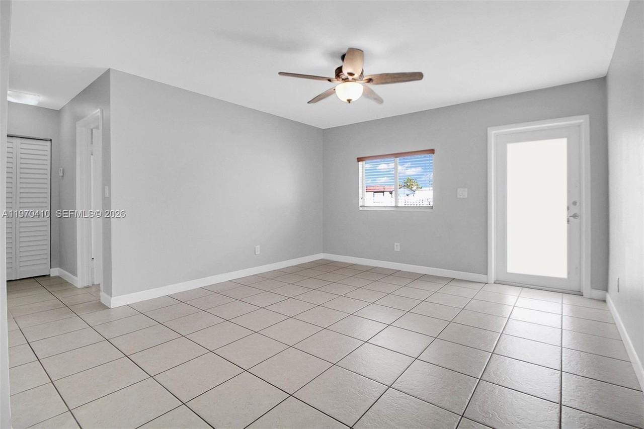 11740 Sw 182nd Ter #O - Photo 4 of 8