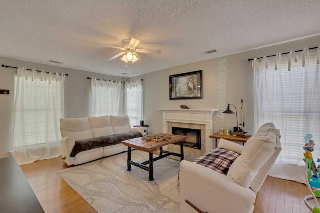 231 Parkview Ct - Photo 6 of 13