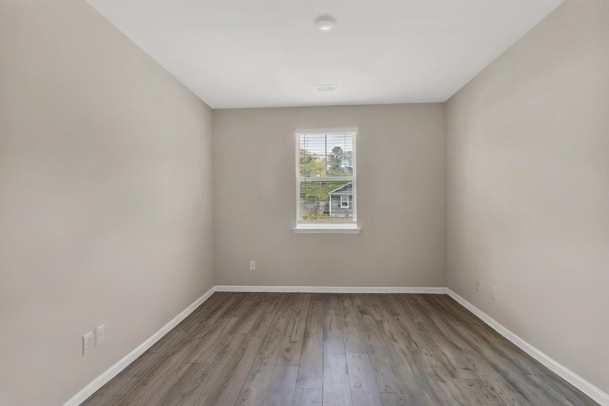 376 Brennan Dr - Photo 4 of 25