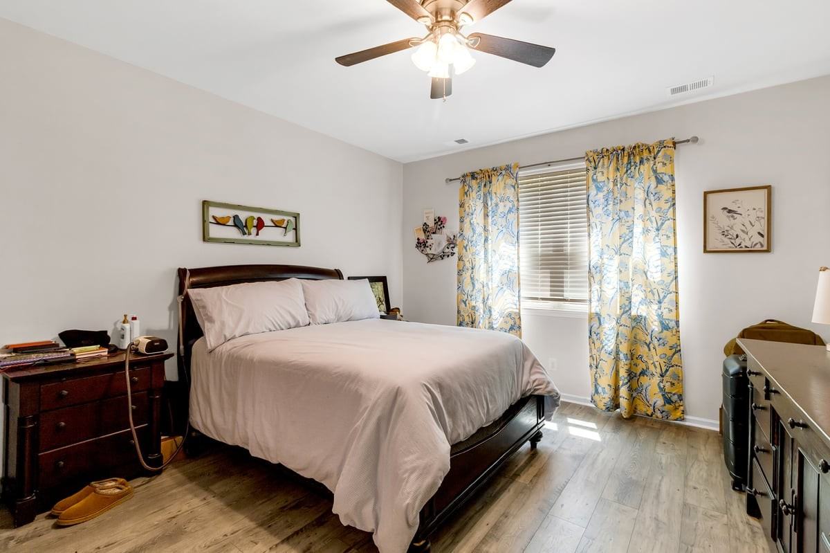 376 Brennan Dr - Photo 5 of 25