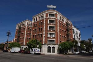 featured image of 3835 W 8th St