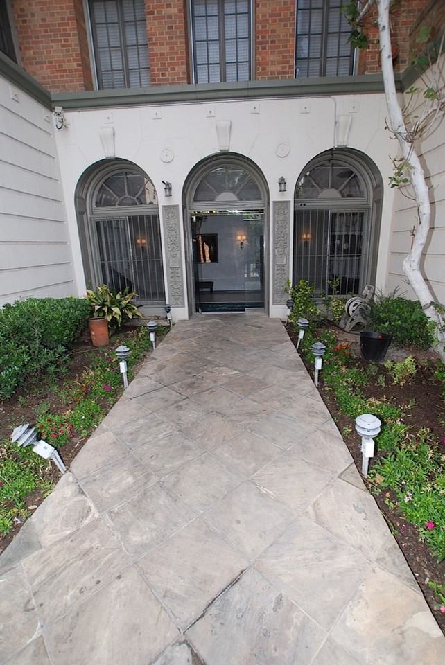 Arwyn Manor Apartments...New York Style..Newly Remodeled Apartments...Hardwood Floors! CALL NOW! - Photo 4 of 29