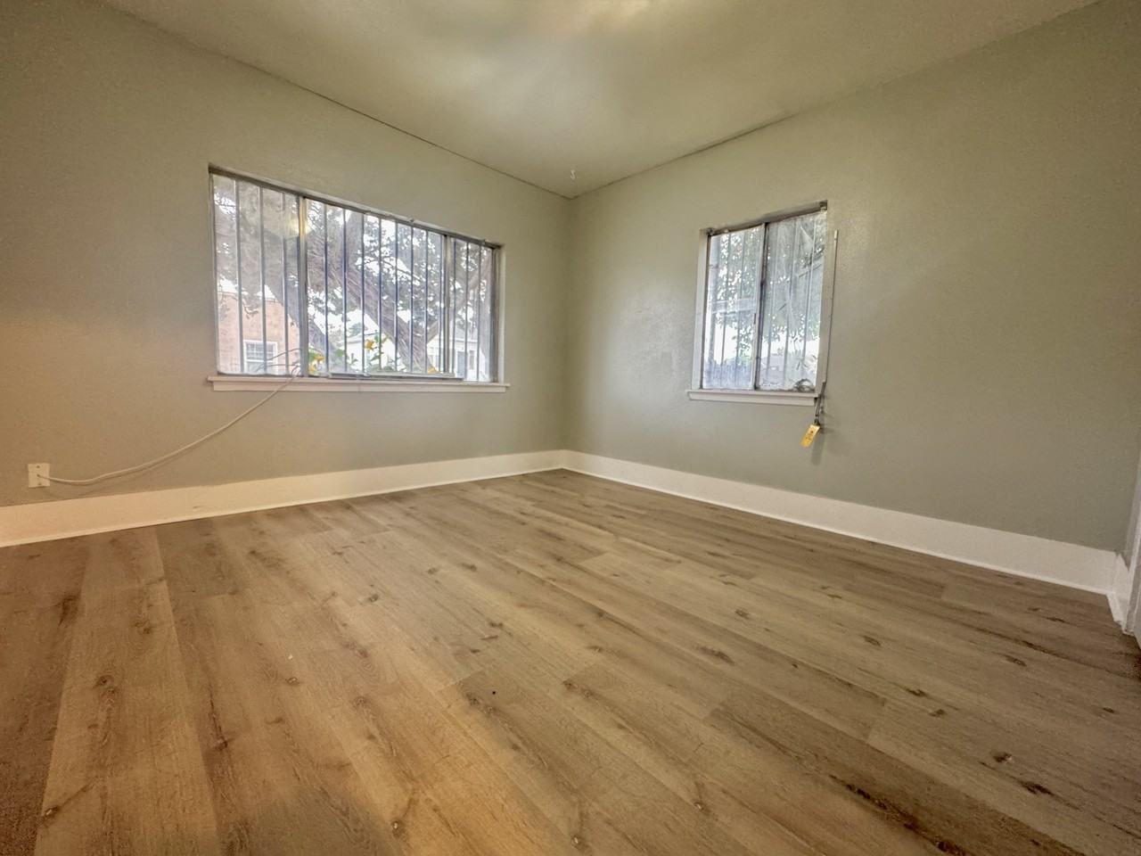 1002 W 4th St - Photo 4 of 10