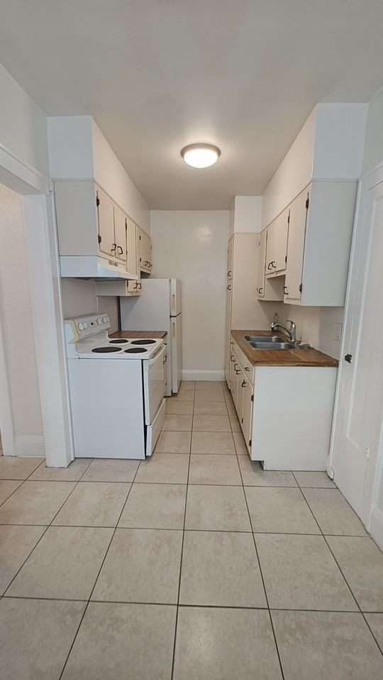 1912 7th Ave W #12 - Photo 5 of 6