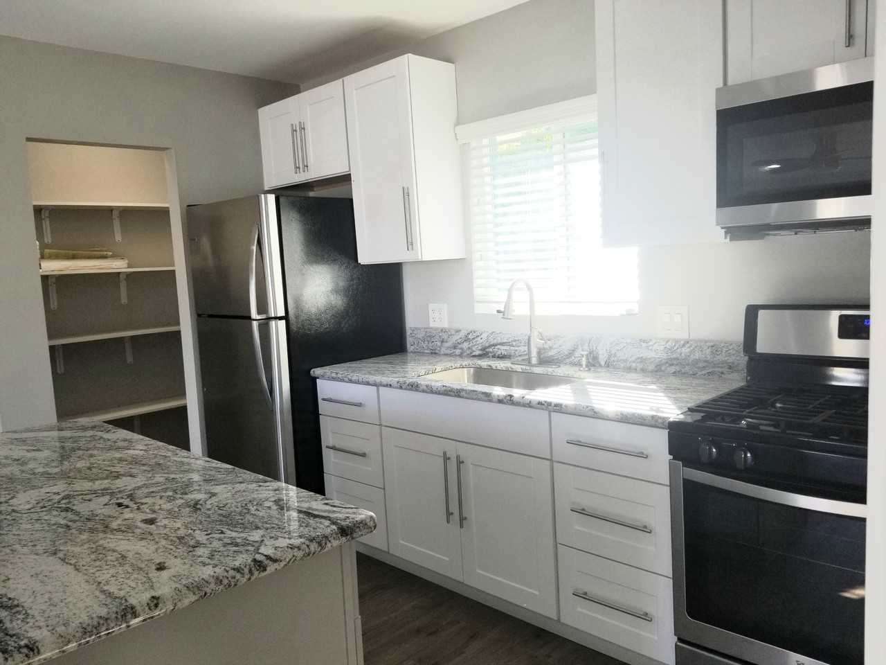 5013 63rd St - Photo 5 of 16