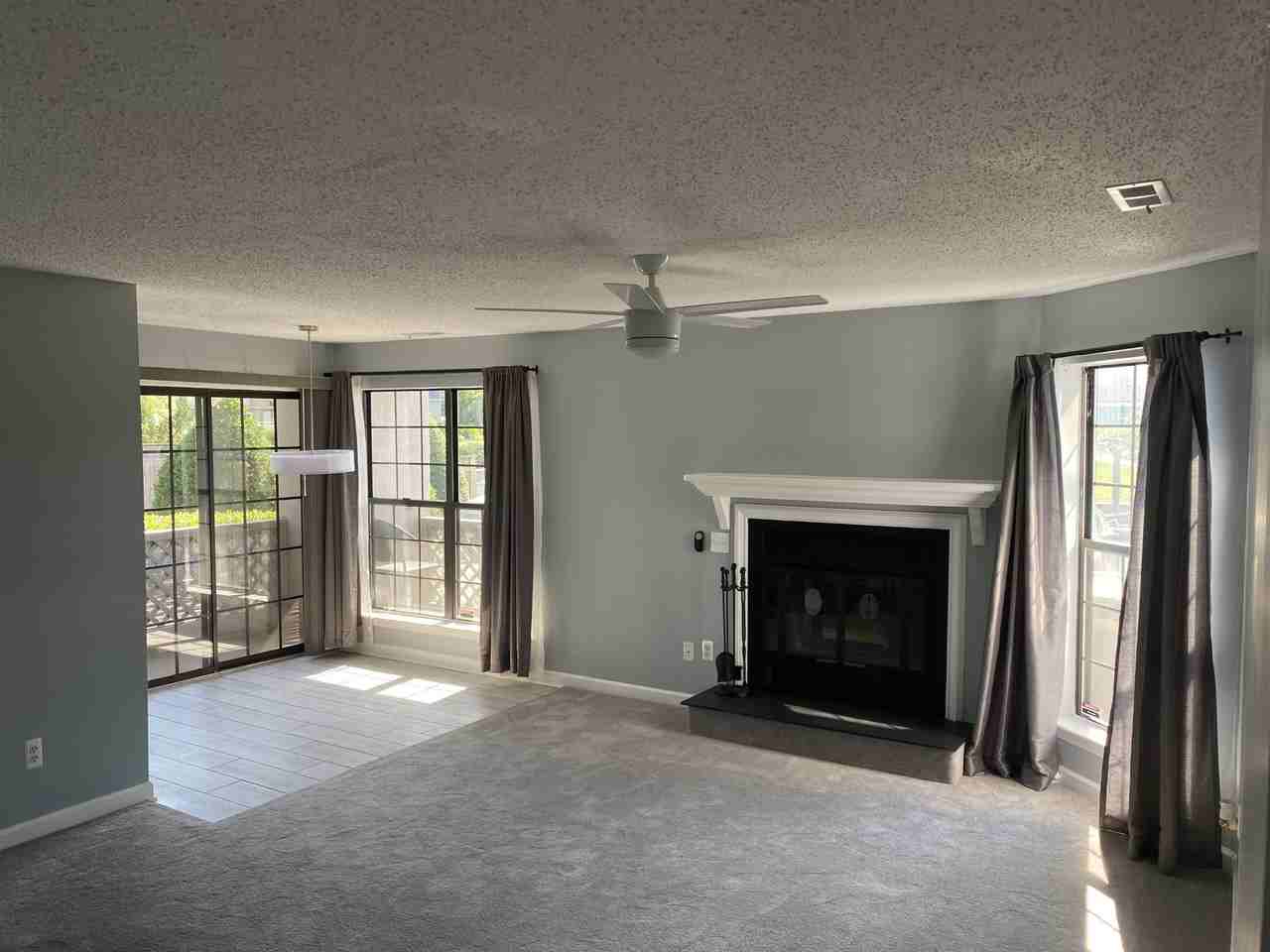 423 Harbour Pt - Photo 5 of 21