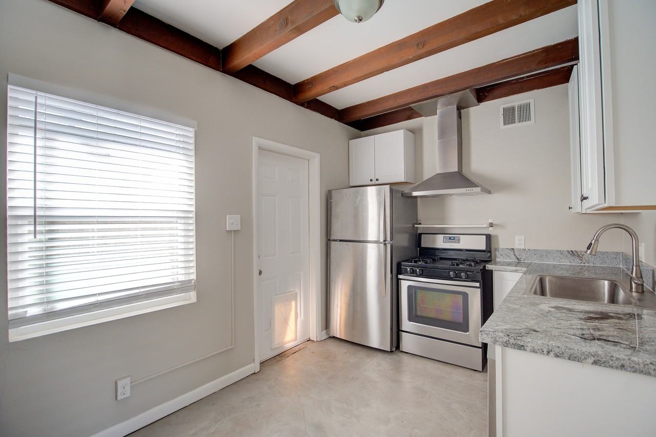 2242 N Dayton St #7 - Photo 2 of 15