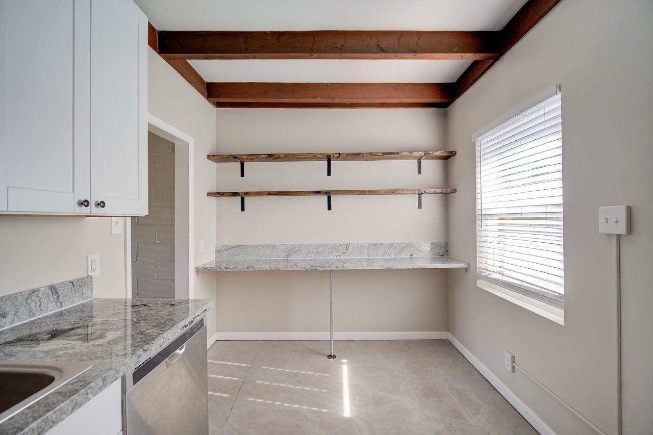 2242 N Dayton St #7 - Photo 4 of 15