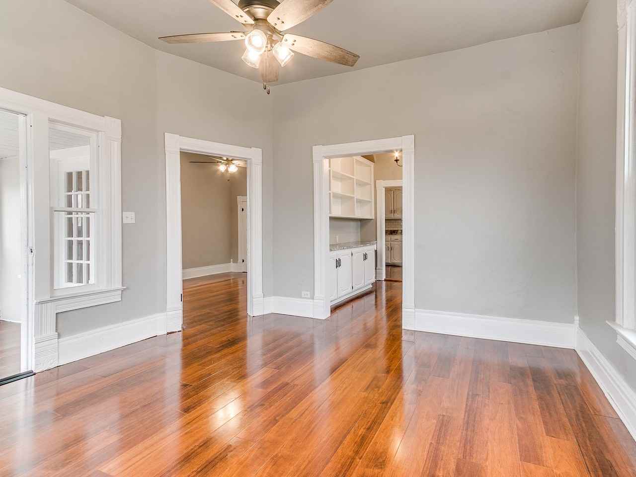 219 W 9th St - Photo 2 of 10