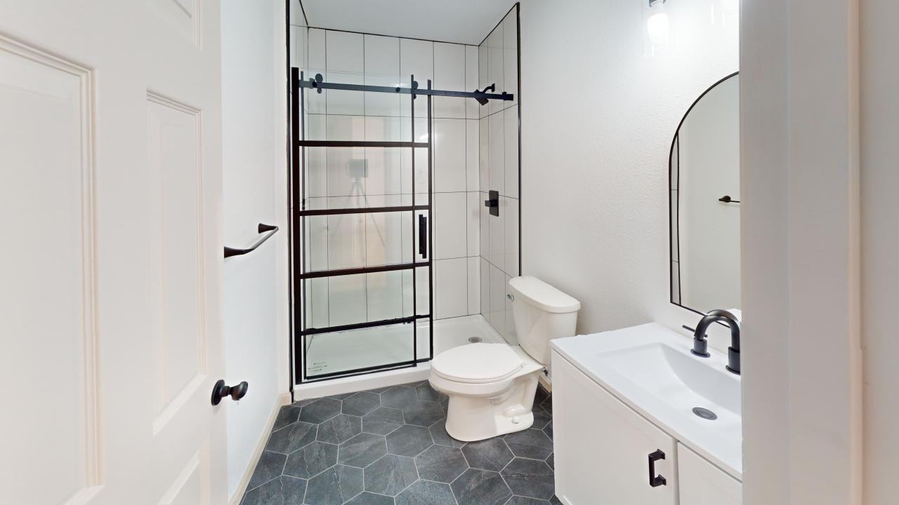 2405 Holly Ave #C - Photo 3 of 15