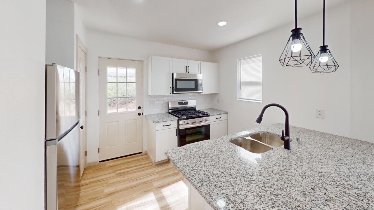 2405 Holly Ave #C - Photo 7 of 15