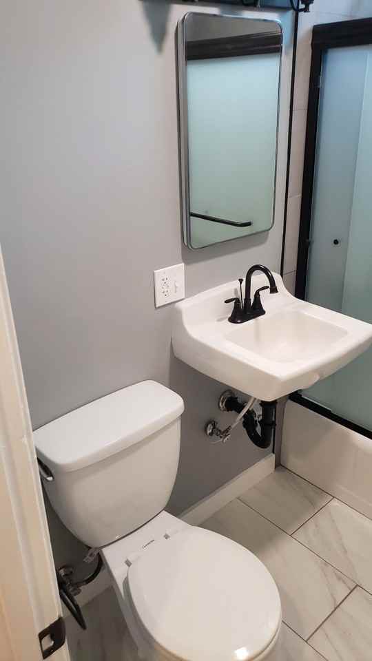 225 N Cloverdale Blvd #3 - Photo 5 of 19