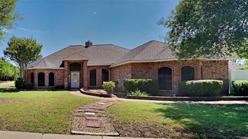 featured image of 3016 Coventry Ln