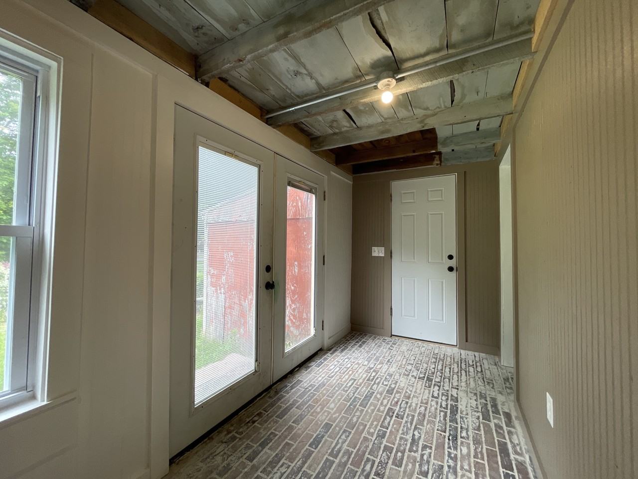 243 Back Nippen Rd - Photo 5 of 50