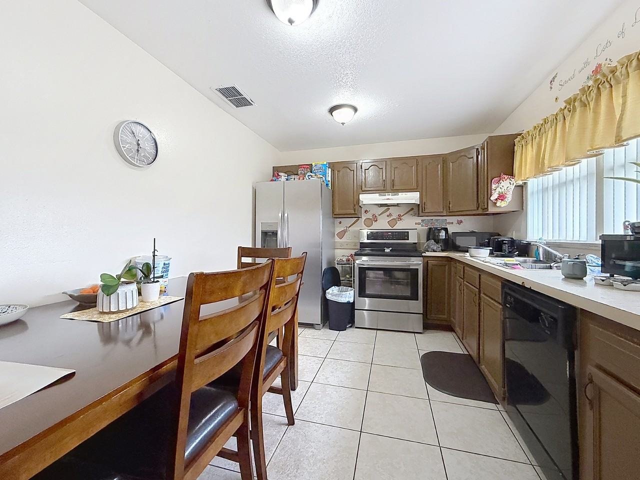 522 Imperial Pl - Photo 4 of 9