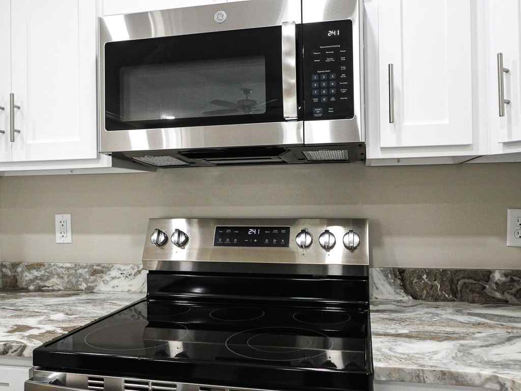 1366 Summer Cir - Photo 7 of 22