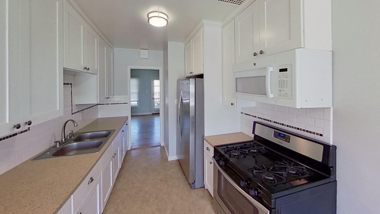 270 La Verne Ave #A - Photo 7 of 20