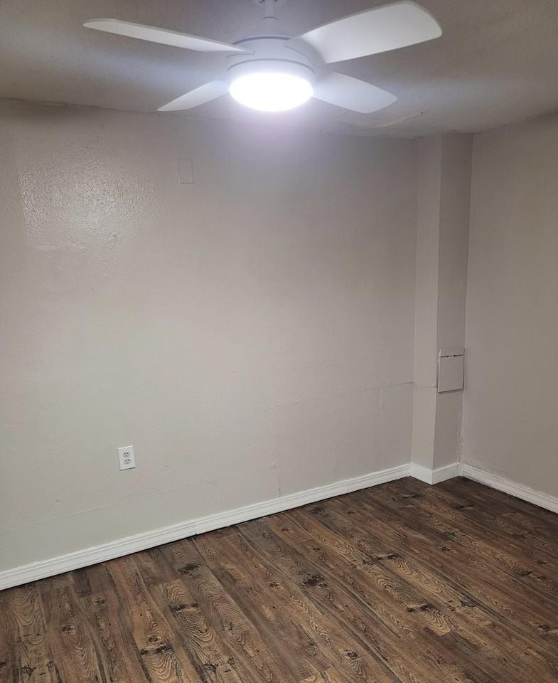 815 N Pleasant St #C - Photo 4 of 5