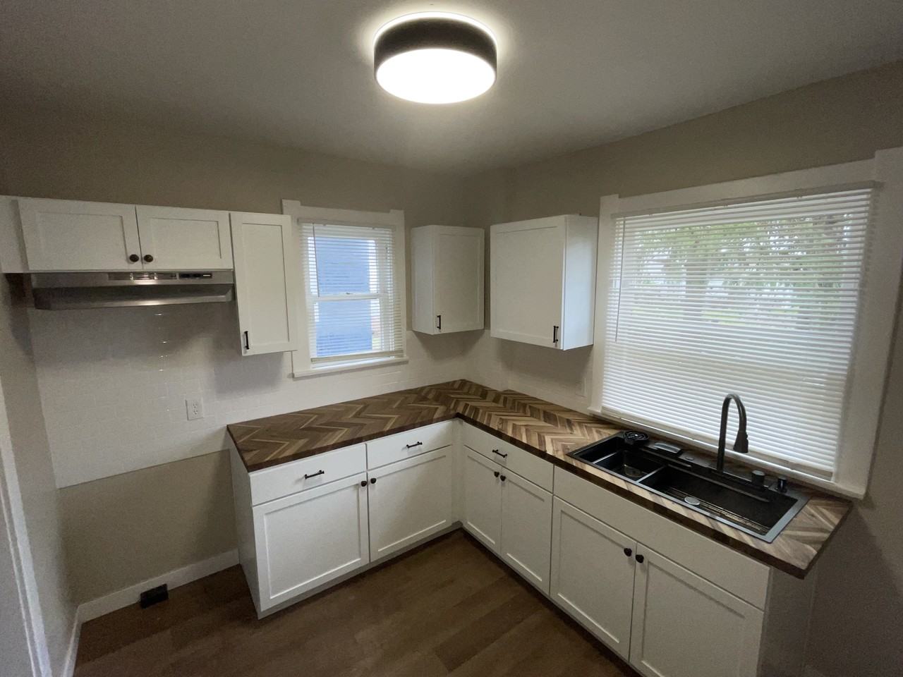 2322 Upton Ave - Photo 3 of 13