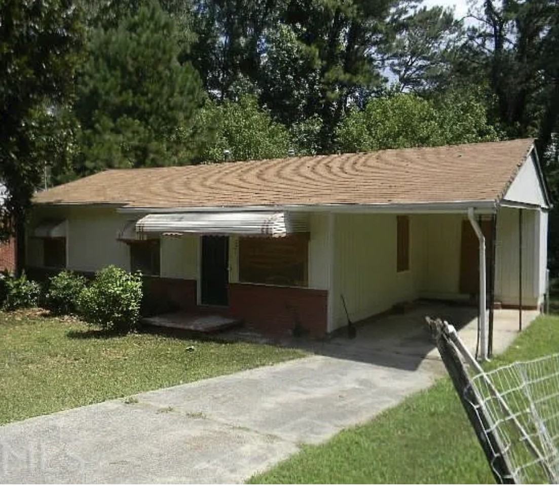 875 Fairburn Rd Nw - Photo 2 of 2