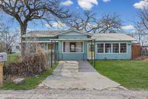 featured image of 1418 Kingshill Dr